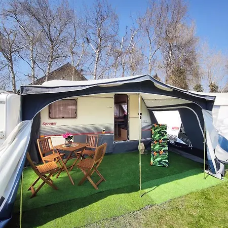Campsite Holiday - Przyczepa Dla 4 Osob Jastarnia